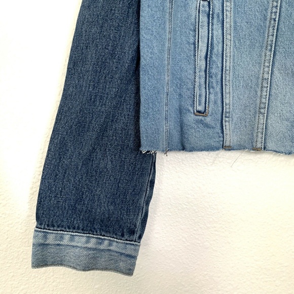 BLANK NYC Denim Jacket Womens Size Small Two Tone Blue Fray Hem NWT - Picture 5 of 10
